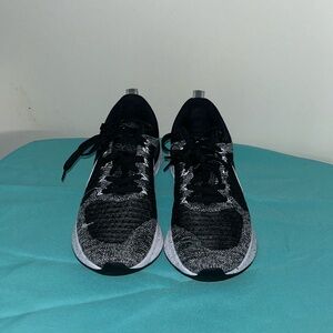 Nike runners NWOT